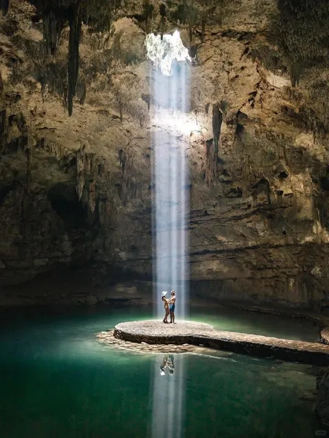 💎🤿 Cancún’s Cenote Guide: Dive into Earth’s Cathedral! 🌀
