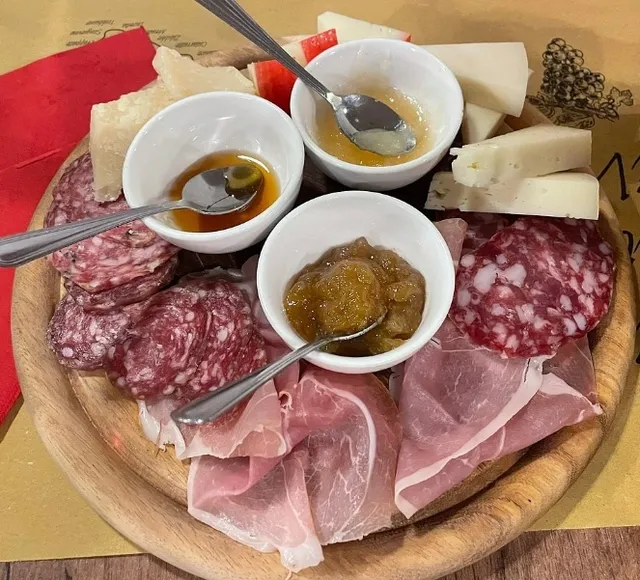 A Perfect Evening Blending Fine Wine and Warm Hospitality ✨