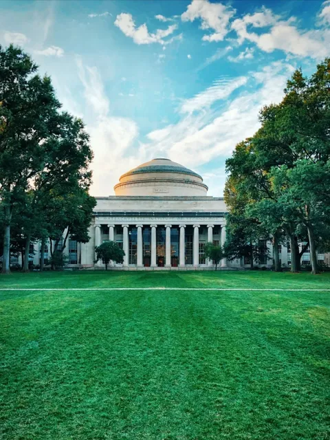 MIT | Massachusetts Institute of Technology:A Nexus of Tech and Dreams