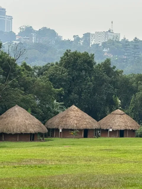 Uganda Travel Diary: How Kampala Made Me Fat & Lazy (But Happy!) 🇺🇬✨