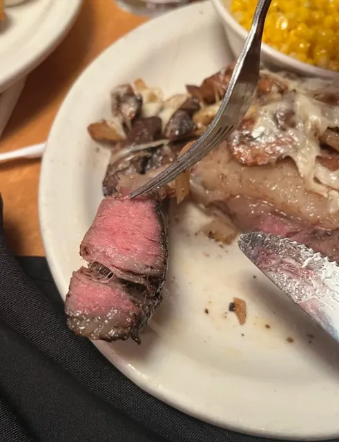 🥩 Texas Roadhouse | A Lively American Steakhouse in Pittsburgh  