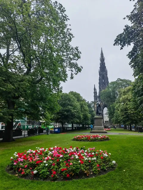 🏴󠁧󠁢󠁳󠁣󠁴󠁿 Edinburgh Family Trip: A Chilly Summer Adventure