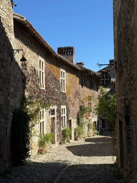 🇫🇷 Pérouges: The Medieval Fairytale Town Near Lyon (Don't Miss It!) 