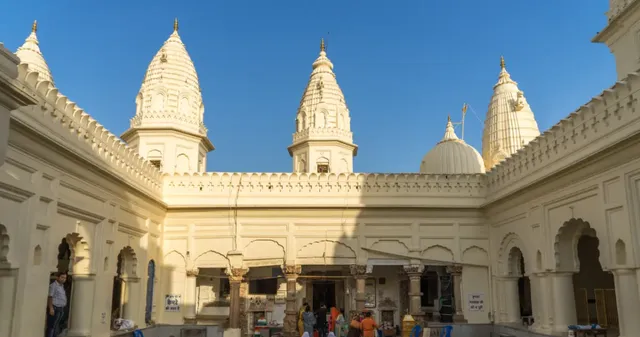  Khajuraho's Jain Temples: A Story of Survival & Syncretism