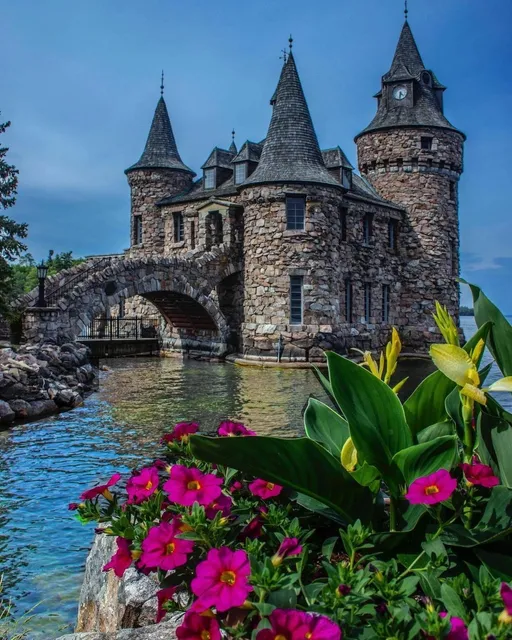 🌟 Life Advice: You've got to visit Canada's 🇨🇦 Thousand Islands 🏞️