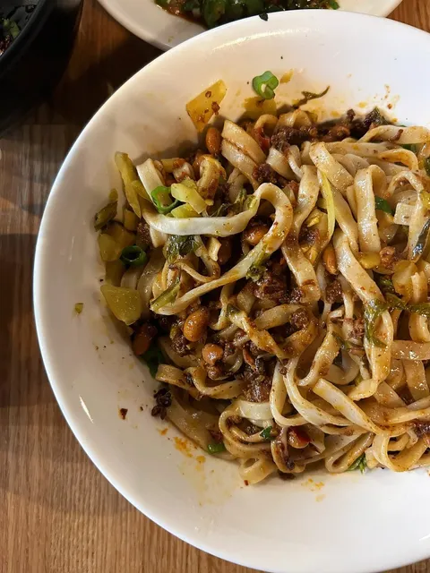 I only recommend this noodle shop in Chicago to close friends🤫! 