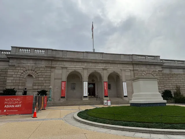 Freer Gallery of Art in Washington D.C. 🏛️🌸  