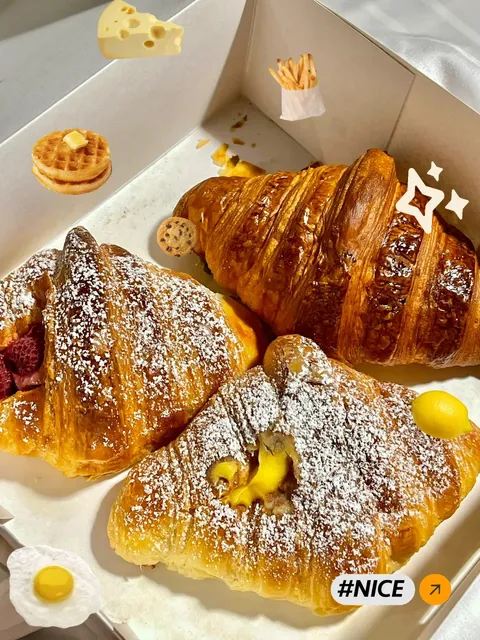 Croissant Authentic Review 