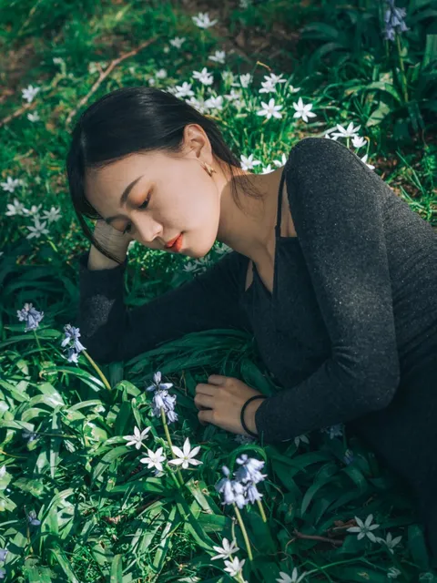 🌸 Paris | Monet's Garden with Gardens and a Merry-Go-Round