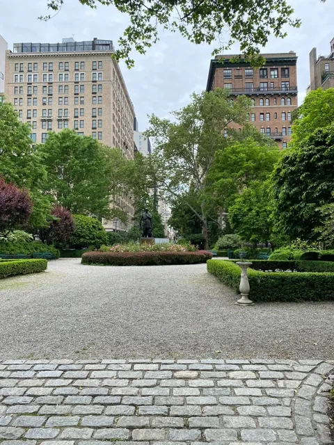 New York Manhattan's Only Private Park: Gramercy Park 🌳