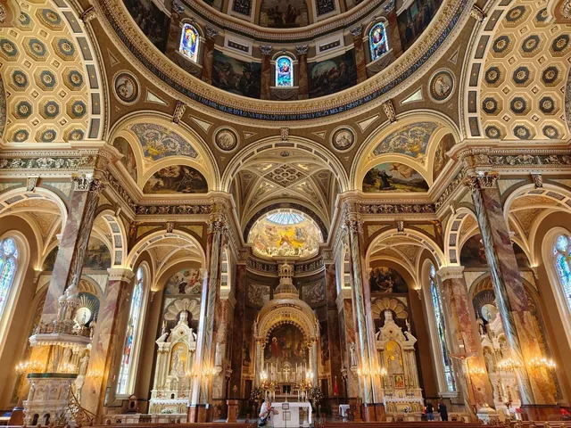  Milwaukee Citywalk Guide: Art, Food & Motorcycles 🚶