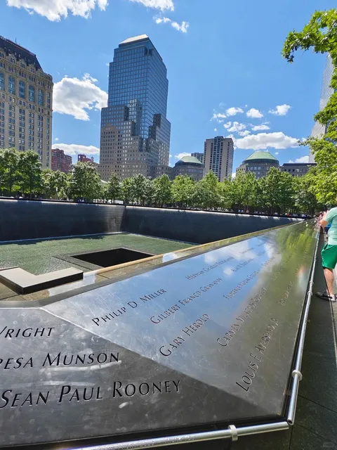 🎗 New York’s 9/11 Memorial & Museum: A Tribute to Resilience 🕊️