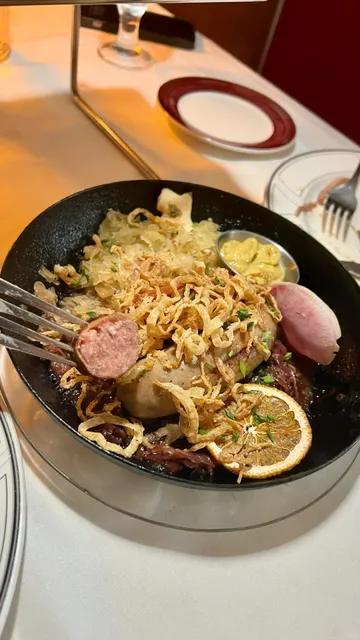 🍻 Kurt’s Euro Bistro | Cozy German Vibes & Hearty Bites in Duluth