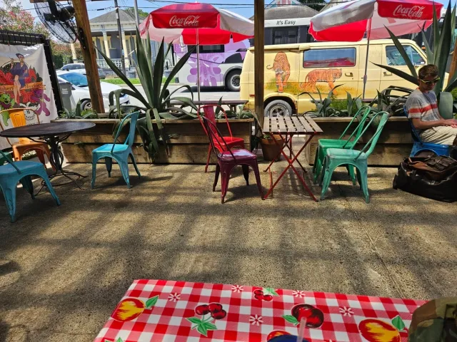 A Gem of a Local Spot! 🥪✨