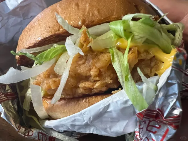 The Legendary Burger of Rockhampton！🍔👑