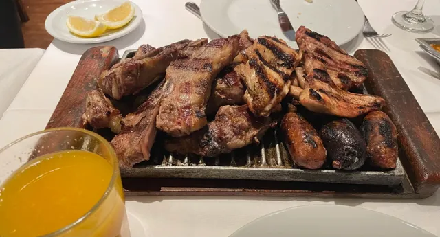 Buenos Aires | Parrilla Aires Criollos: A Carnivore’s Paradise! 🥩🔥​​