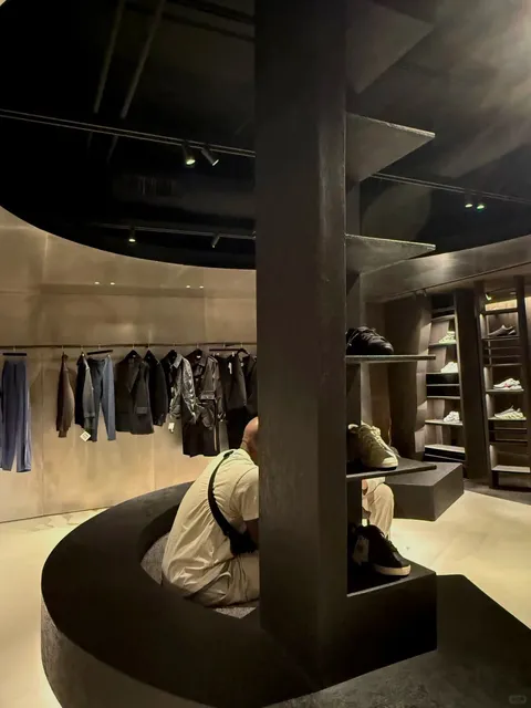 🇺🇸 Chicago｜SVRN Concept Store