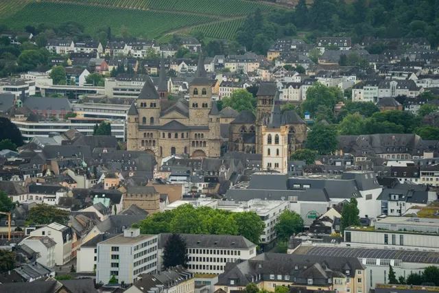 Trier, Germany – Unexpected Encounters & Delightful Moments 🌍✨