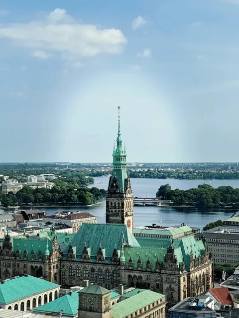 Eating a Hamburger in Hamburg, Germany 🍔🇩🇪