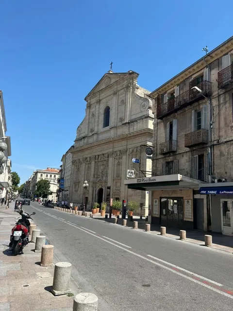🇫🇷 Avignon: A Sacred Gem in Southern France ✨