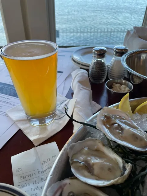 Milwaukee | A Stunning Lake View Meets Fresh Oysters 🦞🌊