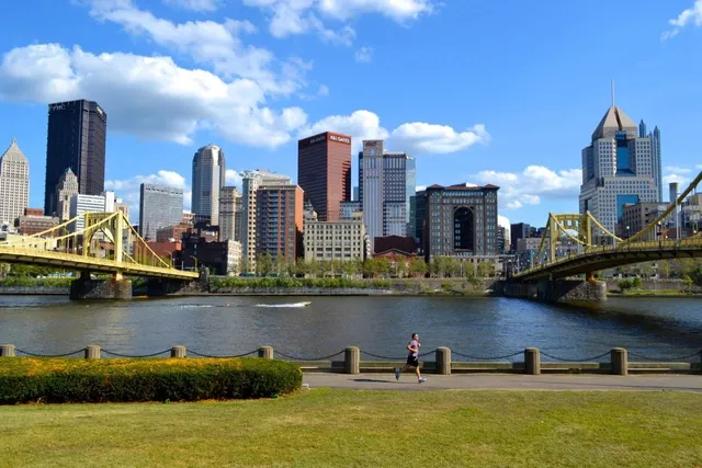 Pittsburgh: The Steel City – Where History Meets Modernity 🏙️⚙️