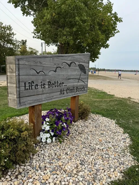 🇨🇦 Gimli Day Trip from Winnipeg 🏟🔧🚗