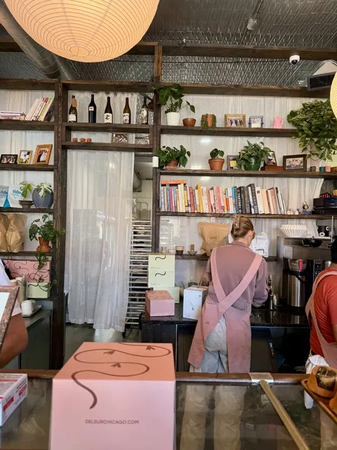 🍞 Super Impressive Filipino Bakery in Chicago ✨