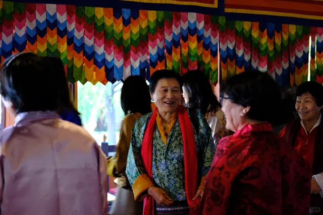🇧🇹 Traditional Costumes of Bhutan · Dressed in Splendor