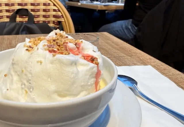 9th stop after resignation → Lyon, France 🍷