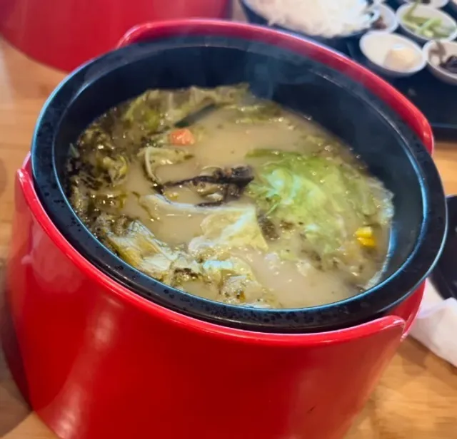  YY Times: Hearty Bone Broth Noodles in Chinatown 🍖