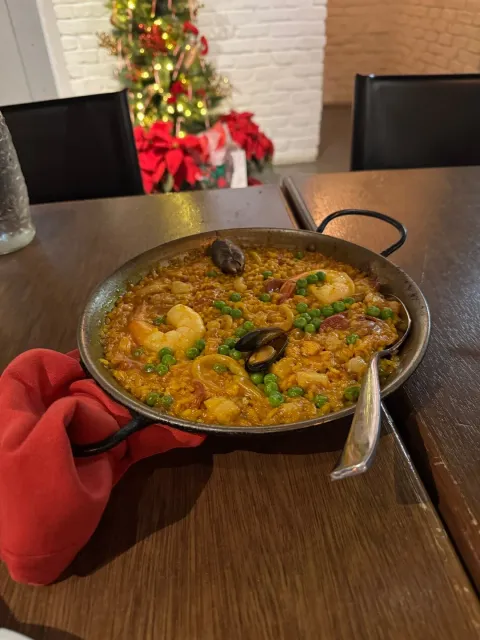 A Hearty Spanish Dinner 🎵🍽️