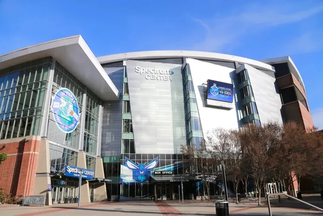 🇺🇸 Charlotte, NC: The Queen City’s Charm ✨