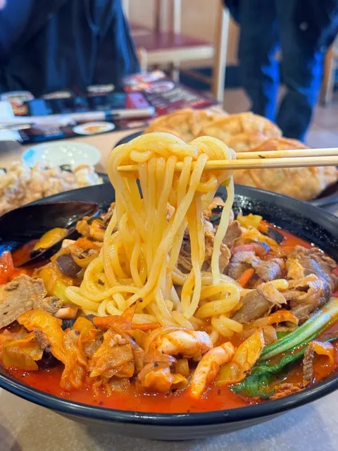 LA｜Hidden Noodle Shop Full of Warmth & Flavor! 🍜✨