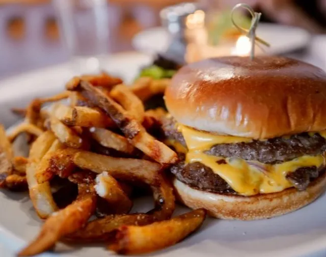 Rhett 🐟🍽️ | Where Lowcountry Charm Meets Modern American Flavors!