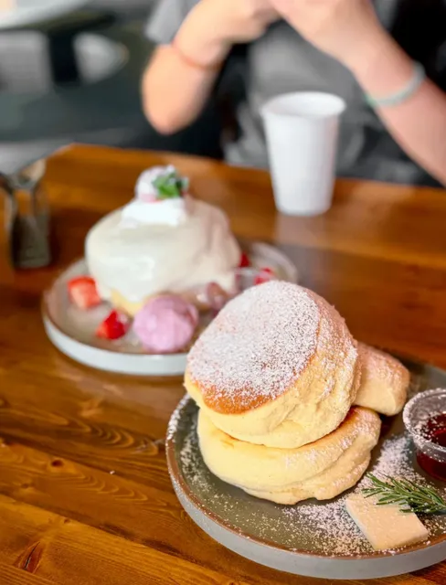 San Diego | Fluffy Souffle Pancakes at Cake De Partie!