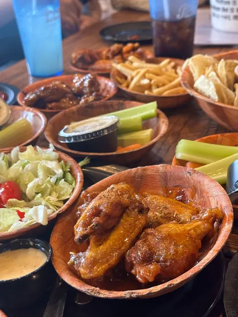 What to eat after seeing Niagara Falls? 🤤