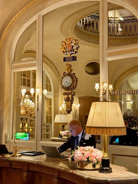 Where Even Gentlemen Get Weak in the Knees!​​ ☕️🎩✨