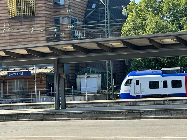 Bremen Day Trip: A Fairytale Escape from Hamburg! 🚂✨