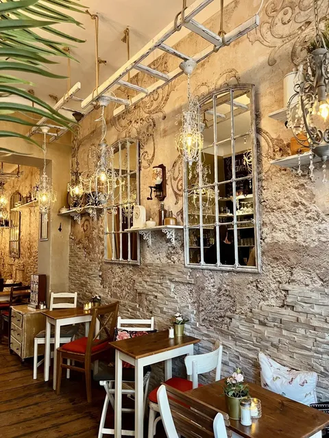 A Stunning Café Discovery in Berlin's Köpenick ☕✨