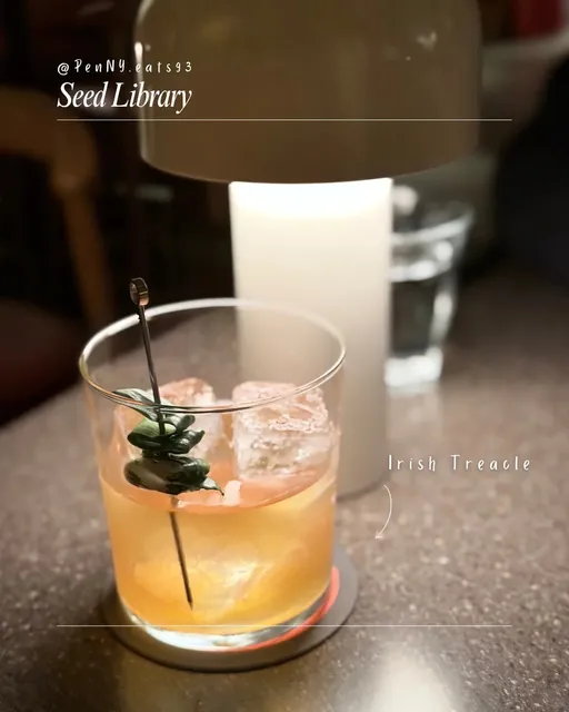 Seed Library NYC: A Spacious & Creative Cocktail Haven 🍸✨