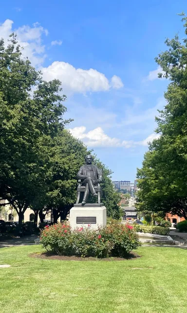 🇺🇸 Baltimore: Where History Meets Grit & Charm 🏙️🎶