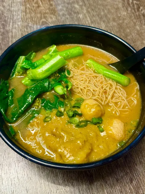 Seattle | A Tiny Downtown Spot with Big, Hearty Flavor