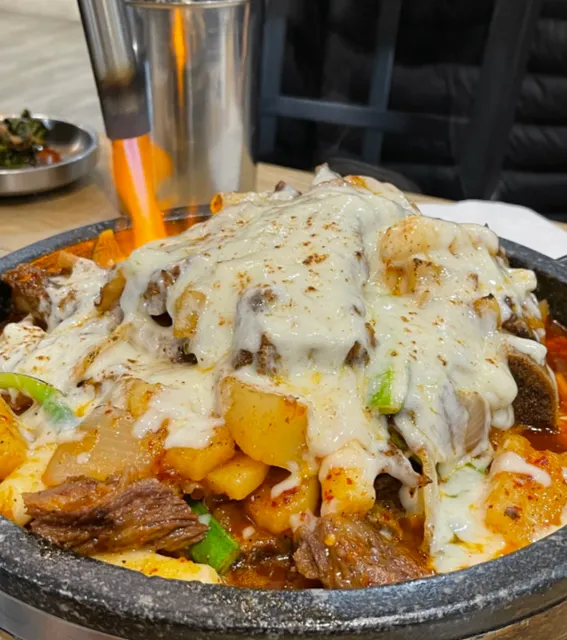 New Jersey | Flaming Cheese Beef Bone Pot! Fort Lee was worth the trip