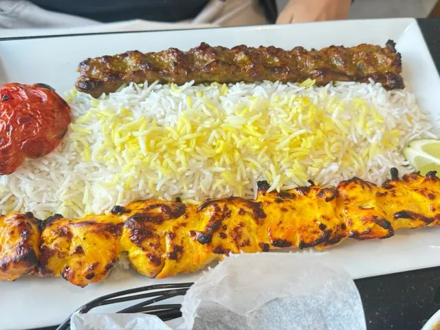 Amoo’s Restaurant – Let’s Try Persian Kabob! 🍖🌯