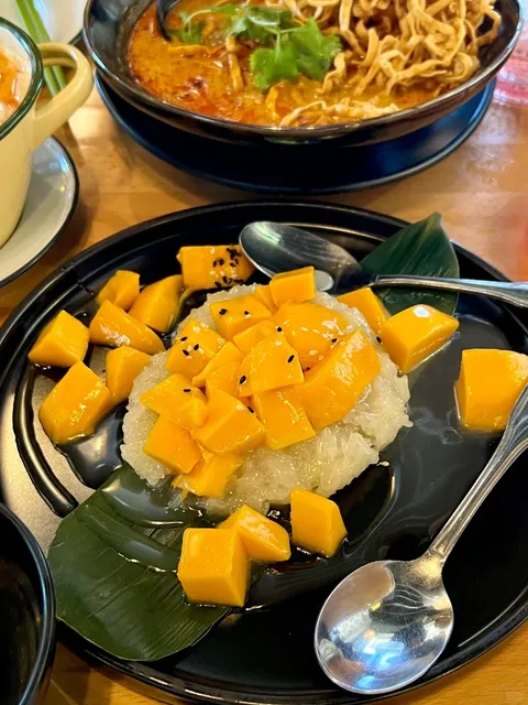 Thai Friend-Approved Thai Food in Hollywood 🇹🇭👍