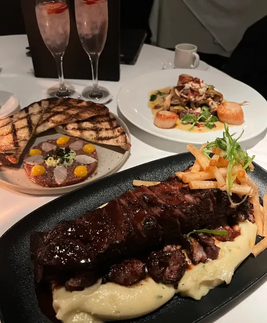 Vancouver Steakhouse Love: Unbeatable Portions & Prices! 🥩✨
