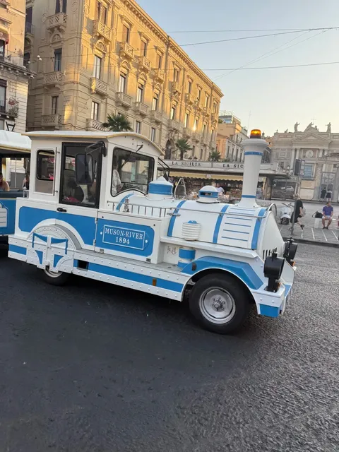 🇮🇹 Catania | The Must-Do Mini Train Ride! 🚂💨