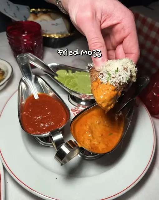 Arthur & Sons: NYC’s Hottest Italian Spot! 🇮🇹💥