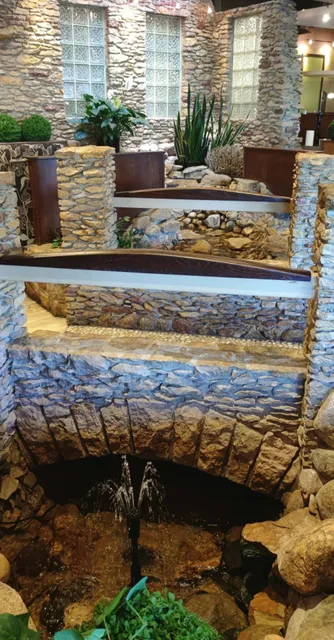 🇨🇦 Mano's Restaurant: Saskatoon's Mediterranean Gem